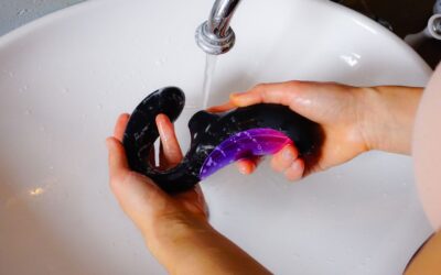Comment nettoyer et entretenir ses sextoys pour les garder longtemps ?